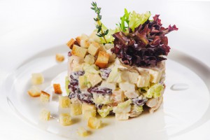 510 / Салат с куриной грудкой сыром и фасолью