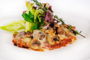 633 / Свинина запеченная с грибами и сыром